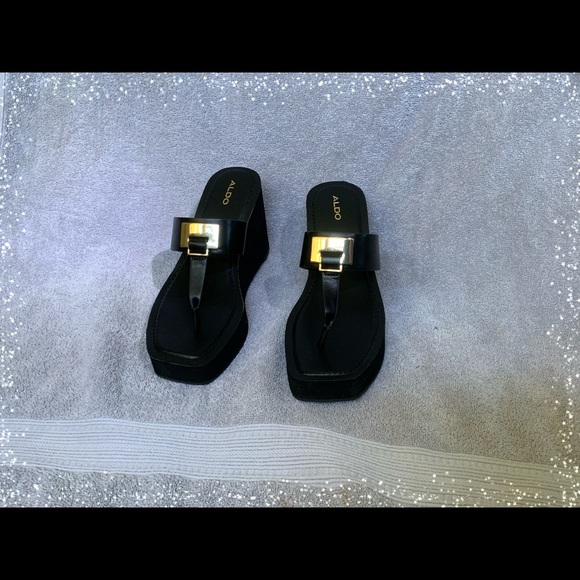 Black platform slippers - Picture 3 of 5